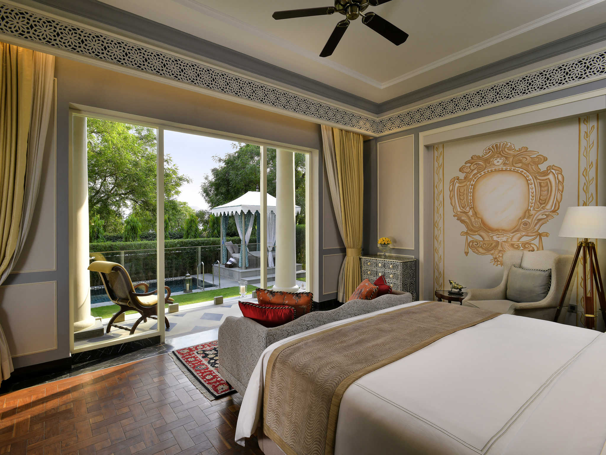 https://all.accor.com/B068