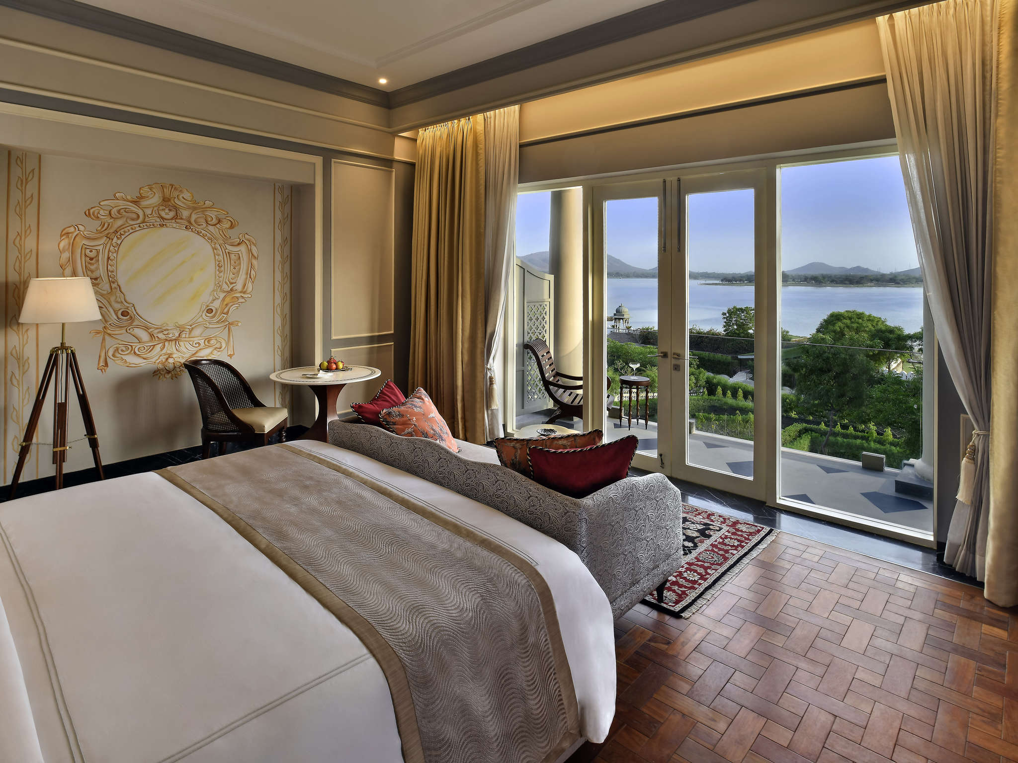 https://all.accor.com/B068